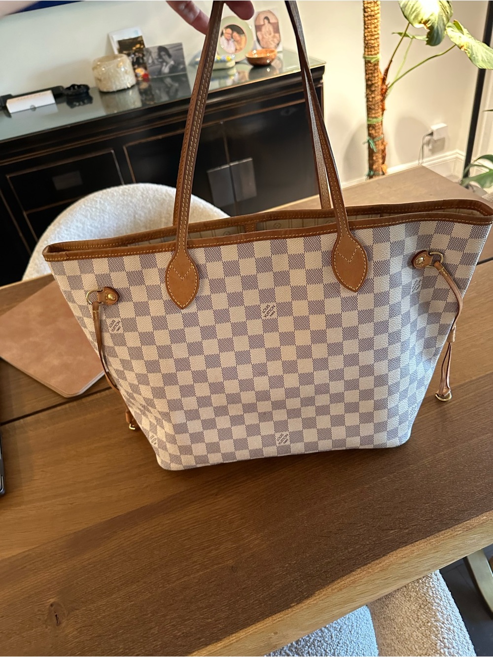 Louis Vuitton Damier Azur
Neverfull MM-